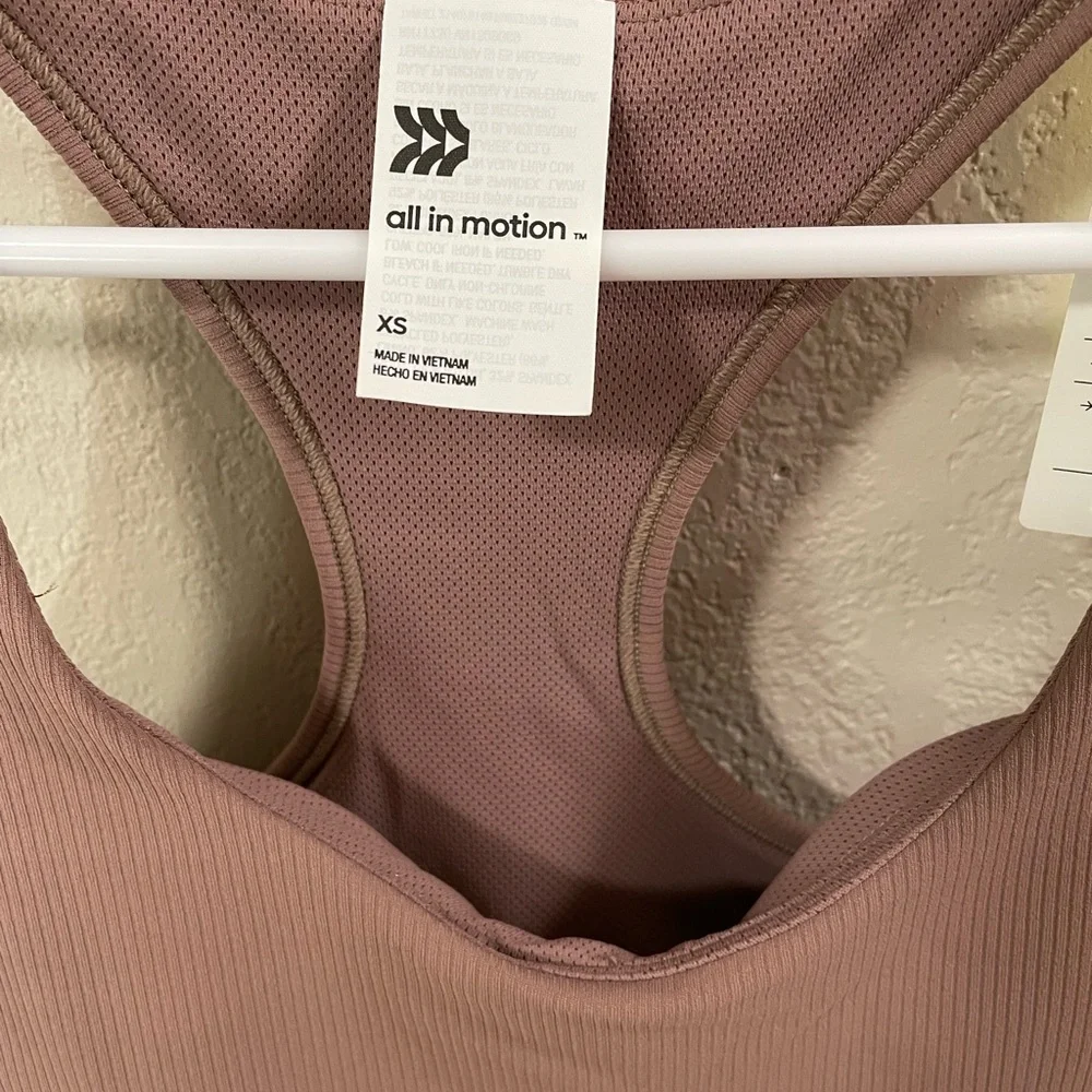 NWT All in Motion Mauve Fitted Crop Tank Top - Picture 4 of 8